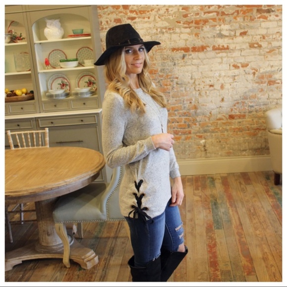 boutique Tops - Heather Gray Side lace up hacci tunic